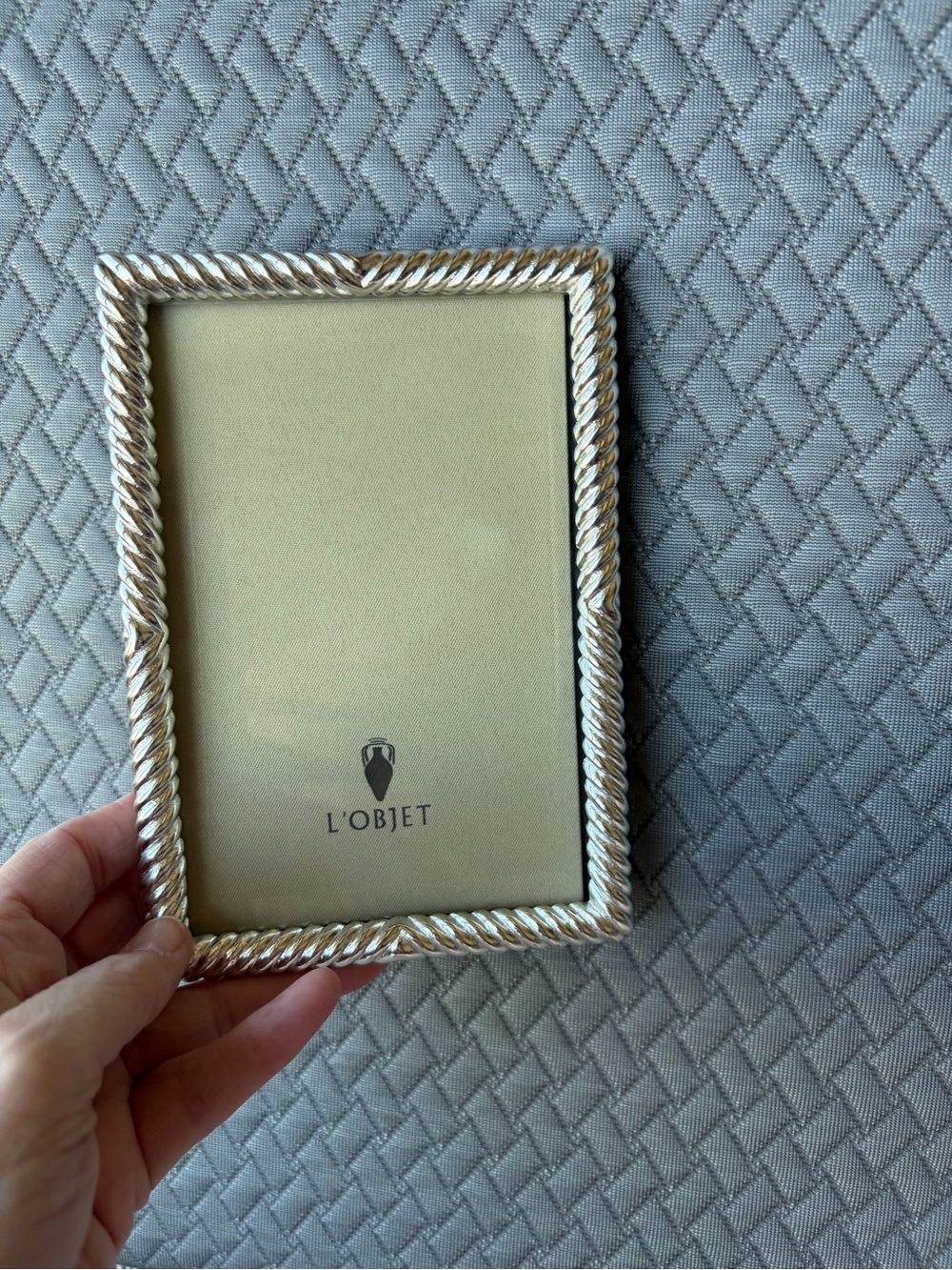 L'Objet silver Tone Twisted Rope Picture Frame 4x6 Flaw read description